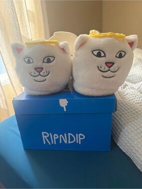 Angel Plush Cat Face White & Yellow Slippers